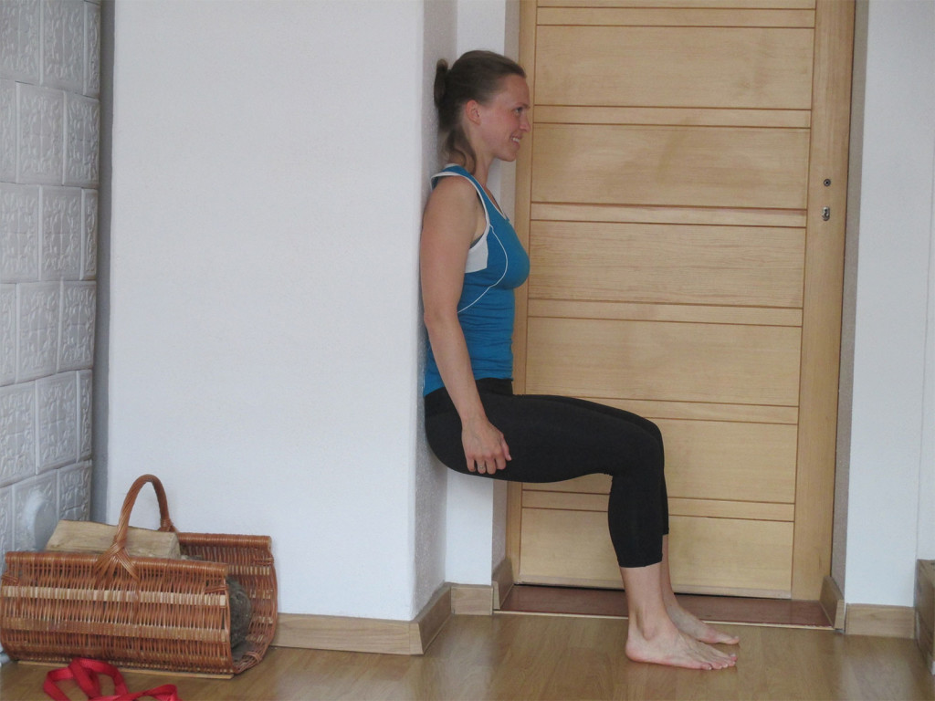 Jak robić prysiad przy ścianie ćwiczenia wzmacniające
